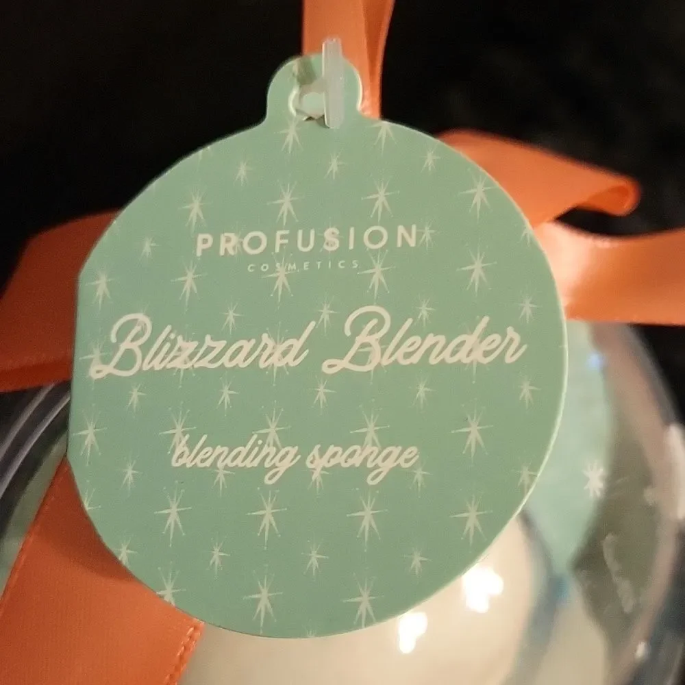 Profusion 🎁 Blending Sponge Ornament NWT